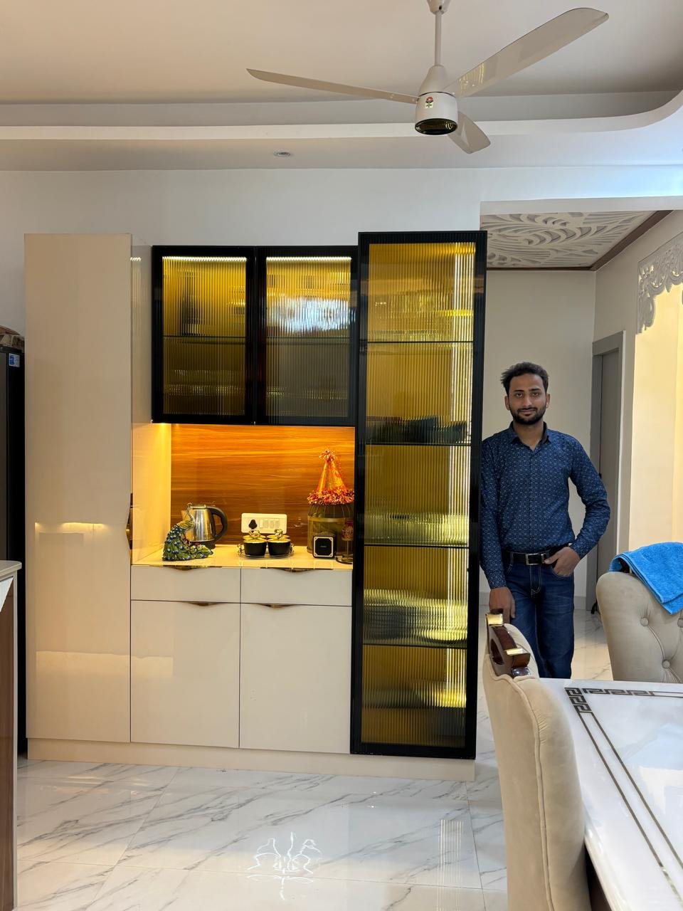Crockery Unit